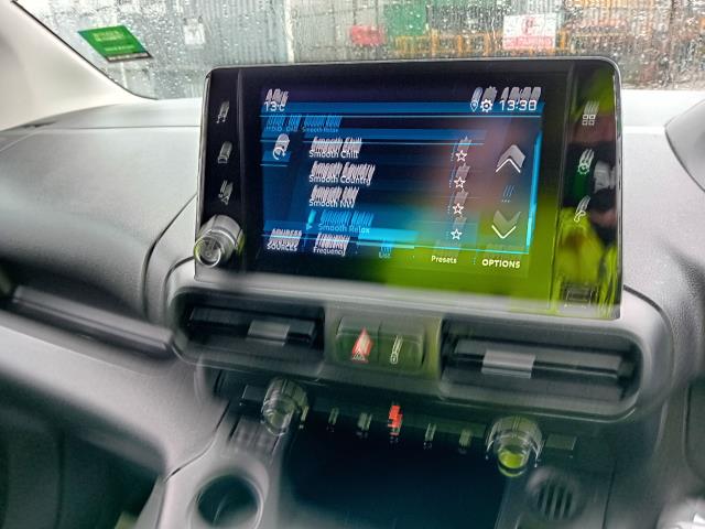 2022 Peugeot Partner L1 1000 1.5BLUE HDI 100PS PROFESSIONAL PREMIUM EURO 6 (NU22LCZ) Image 14
