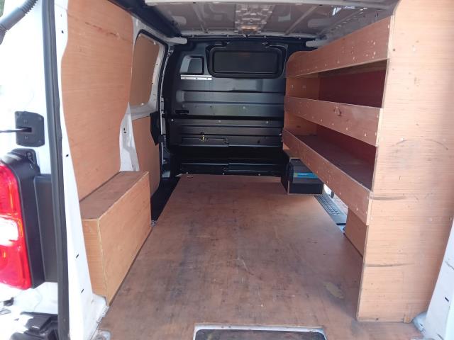 2022 Peugeot Expert 1000 1.5 Bluehdi 100 Professional Premium Van (NU22LHW) Image 14