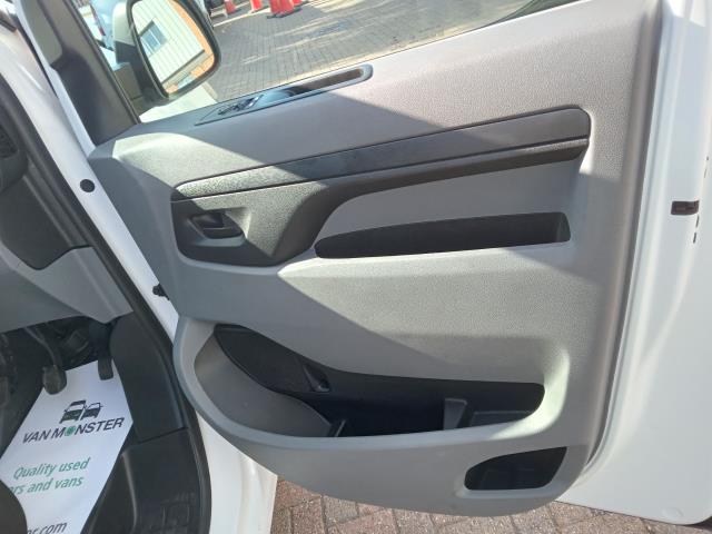 2022 Peugeot Expert 1000 1.5 Bluehdi 100 Professional Premium Van (NU22LHW) Image 24