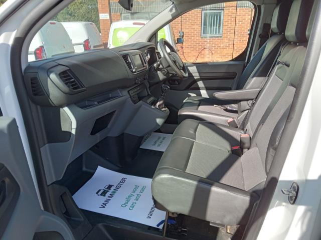 2022 Peugeot Expert 1000 1.5 Bluehdi 100 Professional Premium Van (NU22LHW) Image 26
