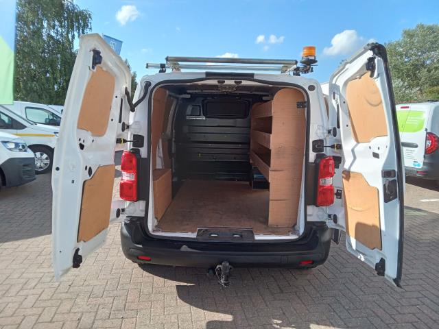 2022 Peugeot Expert 1000 1.5 Bluehdi 100 Professional Premium Van (NU22LHW) Image 13