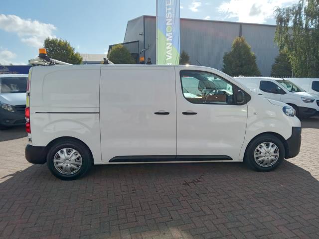 2022 Peugeot Expert 1000 1.5 Bluehdi 100 Professional Premium Van (NU22LHW) Image 7