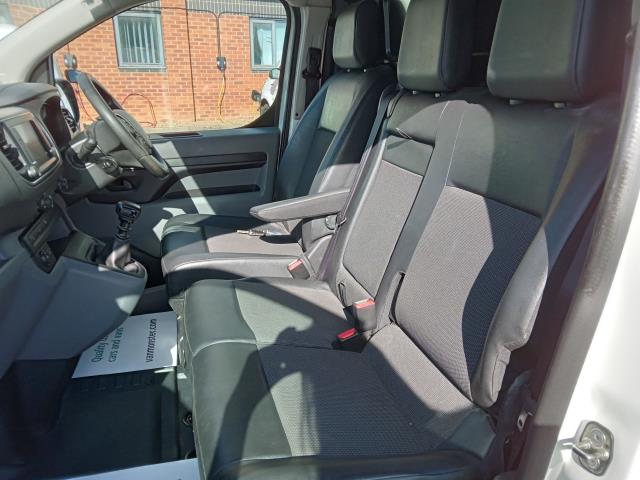 2022 Peugeot Expert 1000 1.5 Bluehdi 100 Professional Premium Van (NU22LHW) Image 27