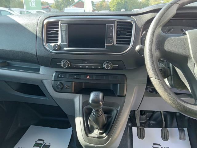 2022 Peugeot Expert 1000 1.5 Bluehdi 100 Professional Premium Van (NU22LHW) Image 19
