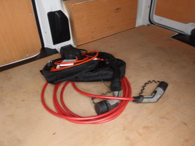 2022 Peugeot e-Expert 1000 100Kw 75Kwh Professional Premium Van Auto (NU22OSA) Image 16