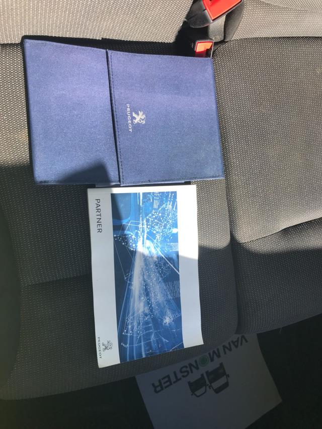 2022 Peugeot Partner 1000 1.5 Bluehdi 100 Grip Premium Van (NU22XYP) Image 31