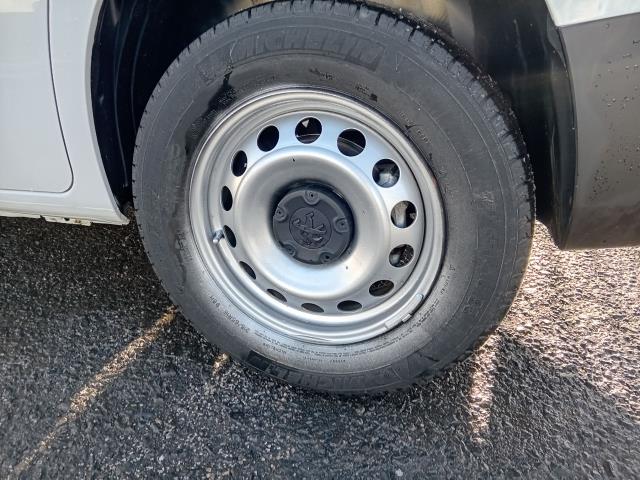 2022 Peugeot Partner 1000 1.5 Bluehdi 100 Grip Premium Van (NU22XYT) Image 12