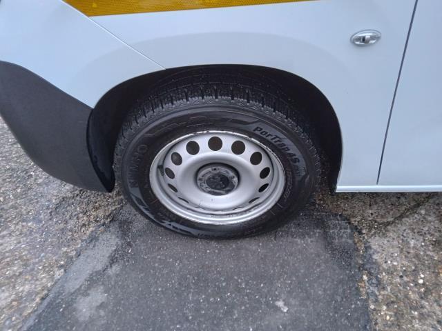 2022 Peugeot Partner 1000 1.5 Bluehdi 100 Grip Premium Van (NU22XYV) Image 32