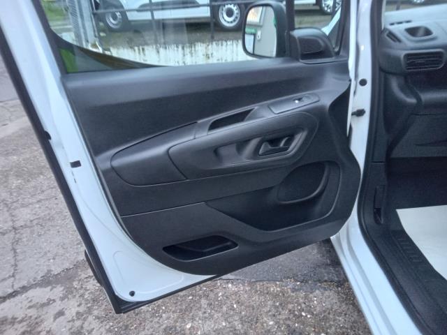 2022 Peugeot Partner 1000 1.5 Bluehdi 100 Grip Premium Van (NU22XYV) Image 18