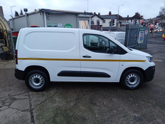 2022 Peugeot Partner 1000 1.5 Bluehdi 100 Grip Premium Van (NU22XYV) Image 8