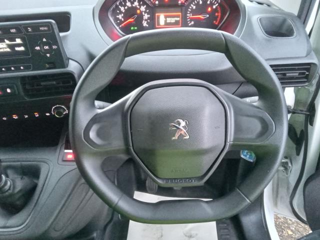 2022 Peugeot Partner 1000 1.5 Bluehdi 100 Grip Premium Van (NU22XYV) Image 25