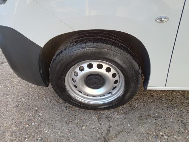 2022 Peugeot Partner 1000 1.5 Bluehdi 100 Grip Premium Van (NU22XYX) Image 32