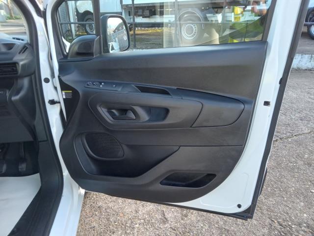 2022 Peugeot Partner 1000 1.5 Bluehdi 100 Grip Premium Van (NU22XYX) Image 24