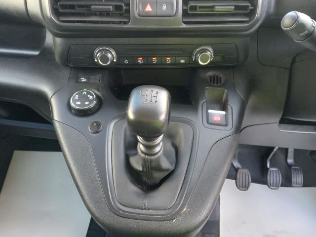 2022 Peugeot Partner 1000 1.5 Bluehdi 100 Grip Premium Van (NU22XYX) Image 28