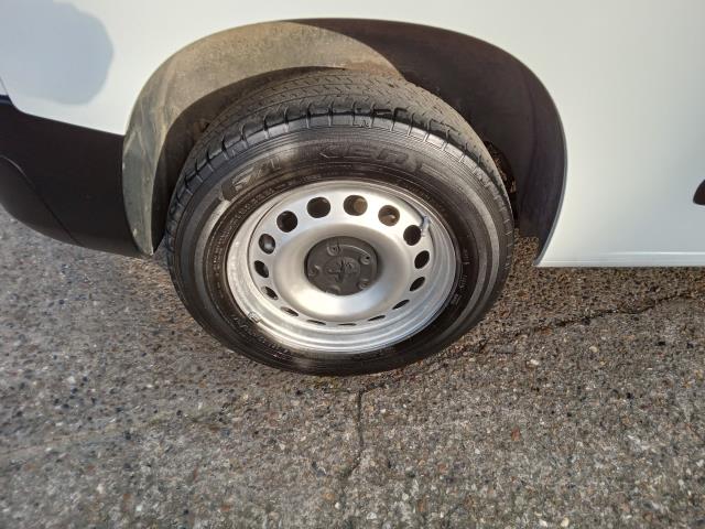 2022 Peugeot Partner 1000 1.5 Bluehdi 100 Grip Premium Van (NU22XYX) Image 29