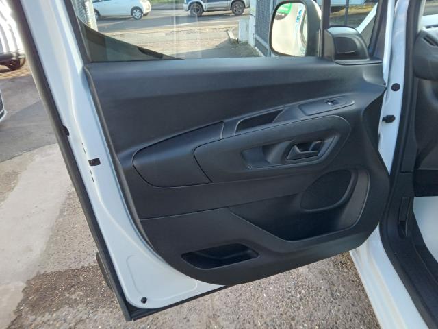 2022 Peugeot Partner 1000 1.5 Bluehdi 100 Grip Premium Van (NU22XYX) Image 19