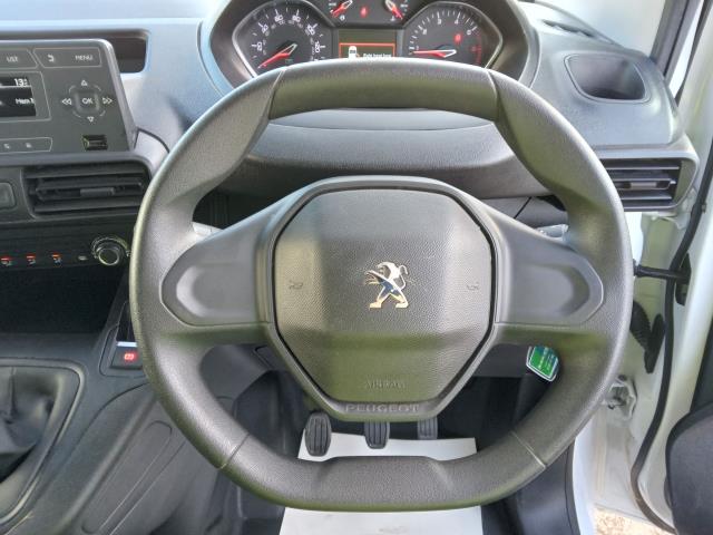 2022 Peugeot Partner 1000 1.5 Bluehdi 100 Grip Premium Van (NU22XYX) Image 25