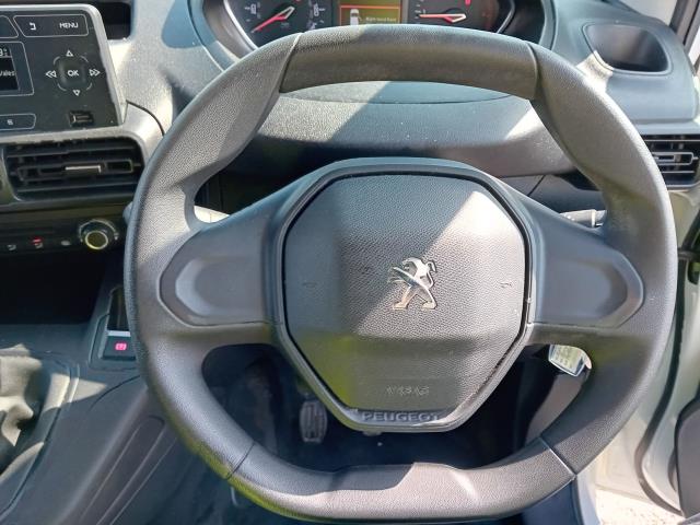 2022 Peugeot Partner L1 1000 1.5BLUE HDI GRIP 100PS EURO 6 (NU22XYZ) Image 17