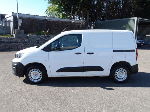 2022 Peugeot Partner 1000 1.5 Bluehdi 100 Professional Premium Van (NU22YLB) Image 4