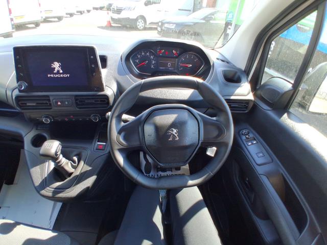 2022 Peugeot Partner 1000 1.5 Bluehdi 100 Professional Premium Van (NU22YLK) Image 28