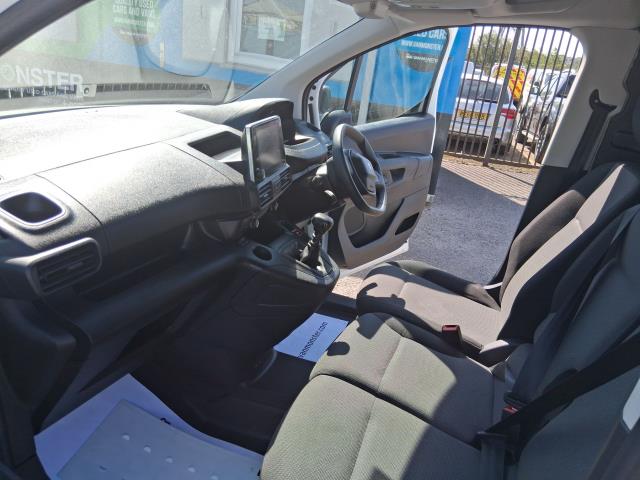 2022 Peugeot Partner 1000 1.5 Bluehdi 100 Professional Premium Van (NU22YLK) Image 20
