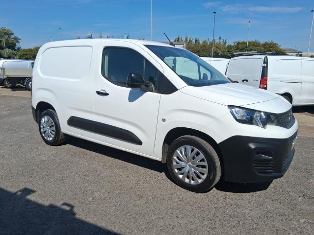 2022 Peugeot Partner 1000 1.5 Bluehdi 100 Professional Premium Van (NU22YLK) Image 11
