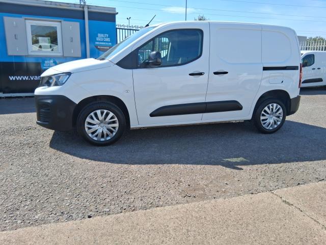 2022 Peugeot Partner 1000 1.5 Bluehdi 100 Professional Premium Van (NU22YLK) Image 6