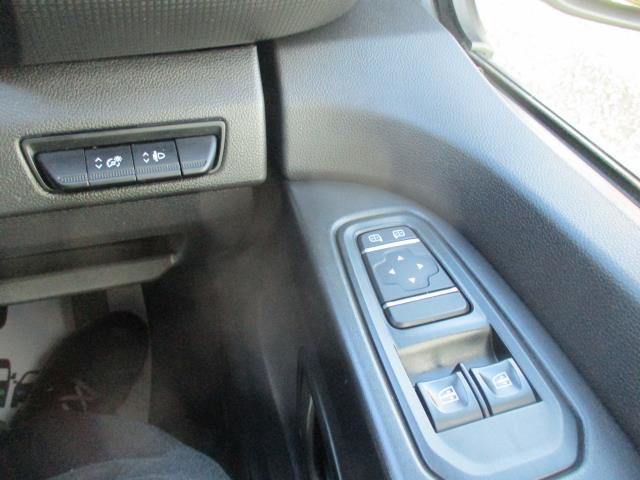 2022 Renault Trafic Ll30 Blue Dci 130 Business Van (NU22ZFC) Image 17