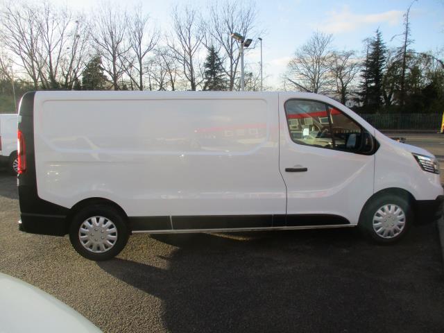 2022 Renault Trafic Ll30 Blue Dci 130 Business Van (NU22ZFC) Image 3