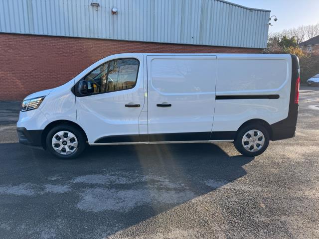 2022 Renault Trafic Ll30 Blue Dci 130 Business Van (NU22ZFD) Image 6