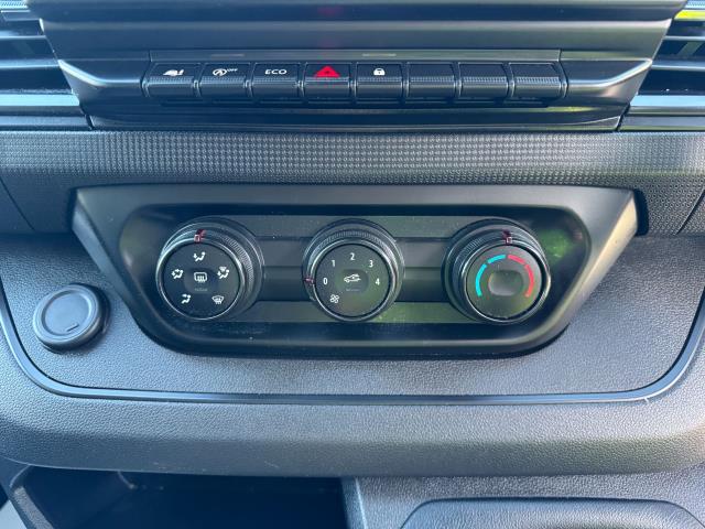 2022 Renault Trafic Ll30 Blue Dci 130 Business Van (NU22ZFD) Image 31