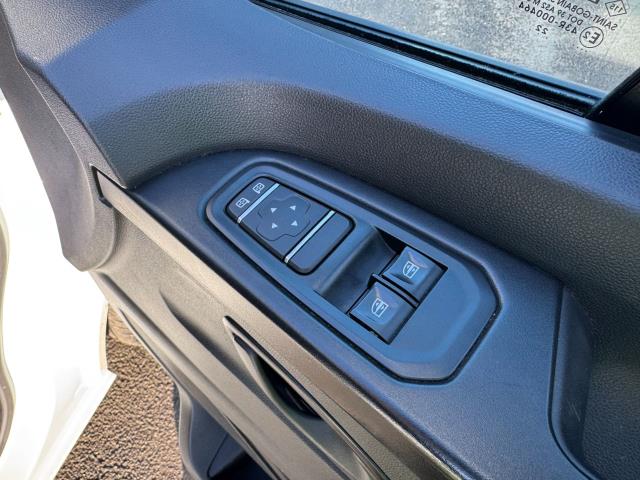 2022 Renault Trafic Ll30 Blue Dci 130 Business Van (NU22ZFD) Image 19