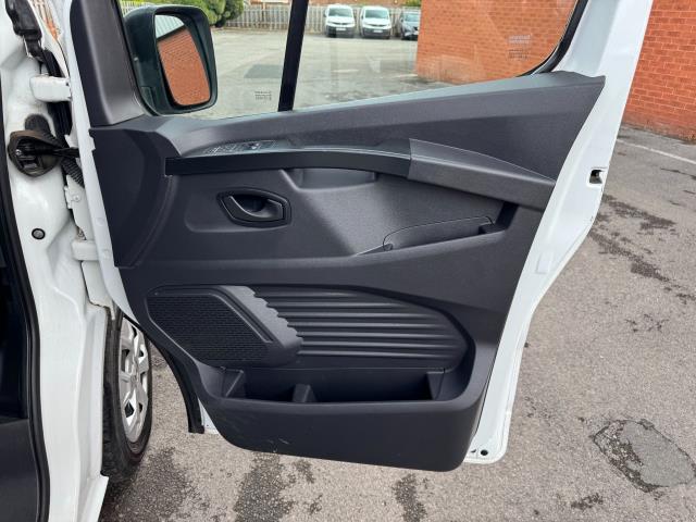 2022 Renault Trafic L2 Ll30 Blue Dci 130 Business Van (NU22ZXL) Image 18