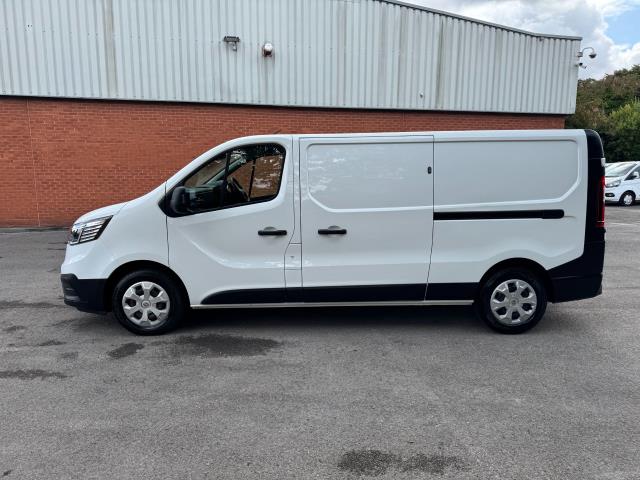2022 Renault Trafic L2 Ll30 Blue Dci 130 Business Van (NU22ZXL) Image 6