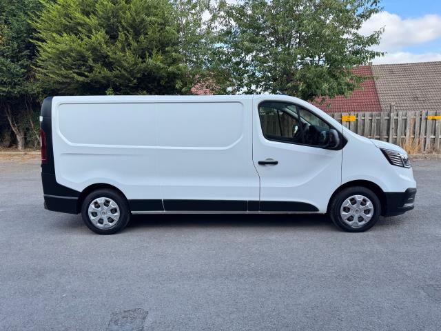 2022 Renault Trafic Ll30 Blue Dci 130 Business Van (NU22ZXT) Image 10