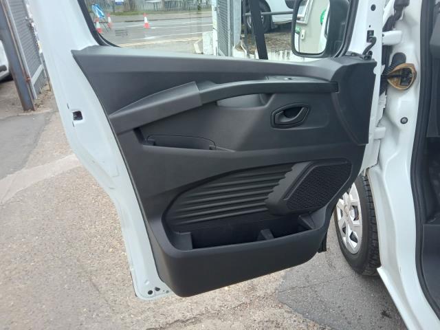 2022 Renault Trafic Ll30 Blue Dci 130 Business Van (NU22ZYB) Image 19