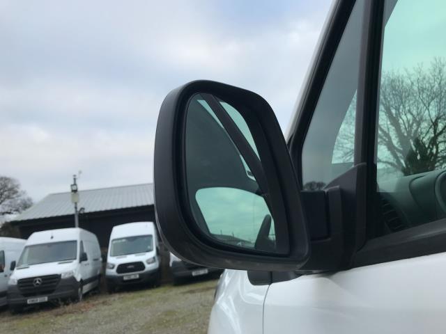 2017 Peugeot Partner 850 1.6 Bluehdi 100 Professional Van [Non Ss] EURO 6 (NU67LXO) Image 14