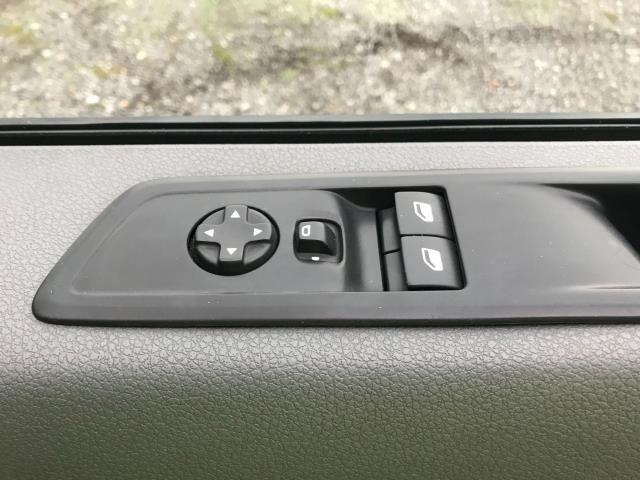 2017 Peugeot Expert 1000 1.6 Bluehdi 95 S Van (NU67LZJ) Image 32