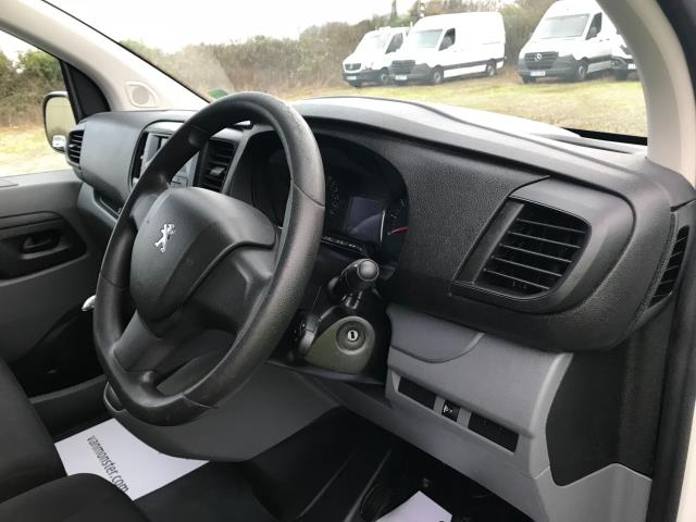 2017 Peugeot Expert 1000 1.6 Bluehdi 95 S Van (NU67LZJ) Thumbnail 30