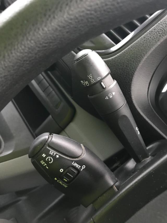 2017 Peugeot Expert 1000 1.6 Bluehdi 95 S Van (NU67LZJ) Image 37