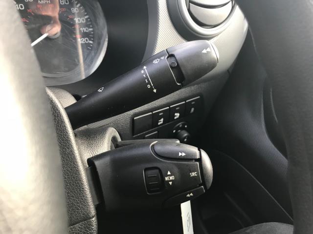 2017 Peugeot Partner 850 1.6 Bluehdi 100 Professional Van [Non Ss] EURO 6 (NU67NUV) Image 32