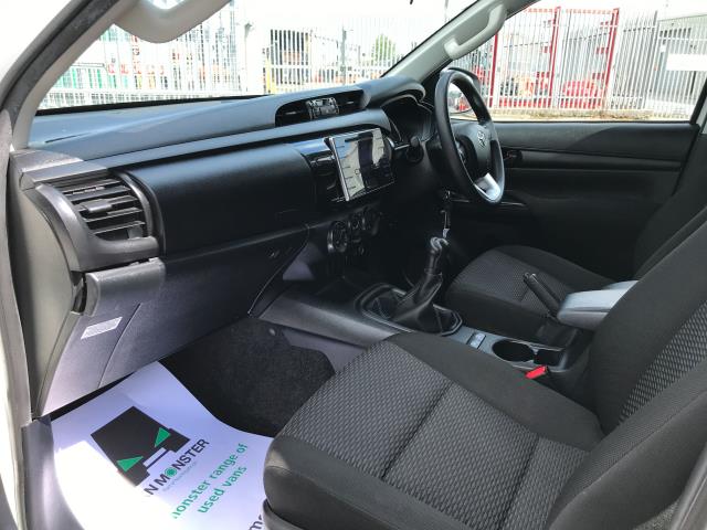 2017 Toyota Hilux ACTIVE DOUBLE CAB 4X4 2.5 D-4D 150PS EURO 6 (NU67OJY) Thumbnail 20