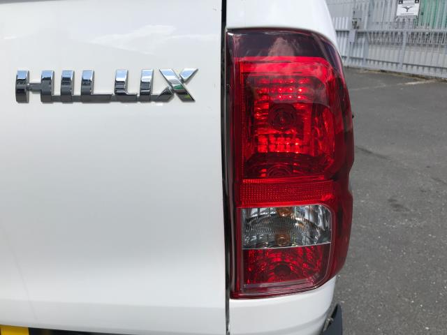 2017 Toyota Hilux ACTIVE DOUBLE CAB 4X4 2.5 D-4D 150PS EURO 6 (NU67OJY) Thumbnail 35