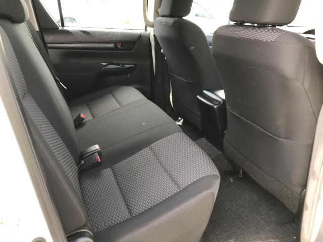 2017 Toyota Hilux ACTIVE DOUBLE CAB 4X4 2.5 D-4D 150PS EURO 6 (NU67OJY) Image 10