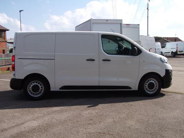 2018 Peugeot Expert 1000 1.6 Bluehdi 95 Professional Van EURO 6 (NU68GWE) Image 8