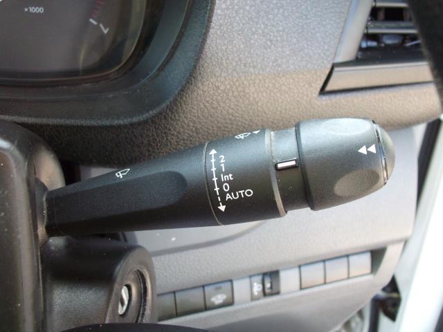 2018 Peugeot Expert 1000 1.6 Bluehdi 95 Professional Van EURO 6 (NU68GWE) Image 22