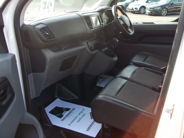 2018 Peugeot Expert 1000 1.6 Bluehdi 95 Professional Van EURO 6 (NU68GWE) Image 29