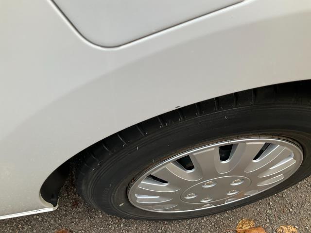 2018 Peugeot Expert 1000 1.6 Bluehdi 95 Professional Van (NU68OGW) Image 37