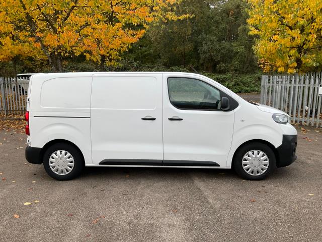 2018 Peugeot Expert 1000 1.6 Bluehdi 95 Professional Van (NU68OGW) Image 16