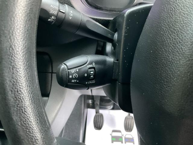 2018 Peugeot Expert 1000 1.6 Bluehdi 95 Professional Van (NU68OGW) Image 31